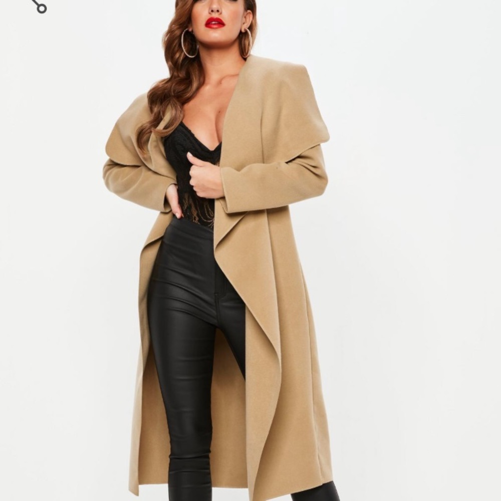 New! Worn for 1 event.
